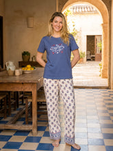 Beautiful short-sleeved pajamas
