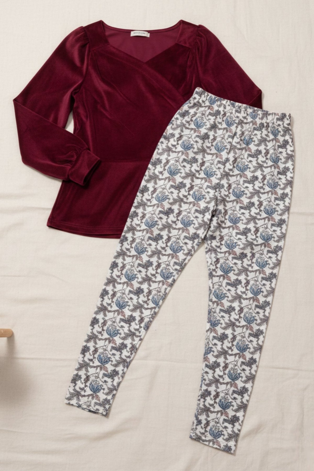 بيجاما قطيفه نبيتي