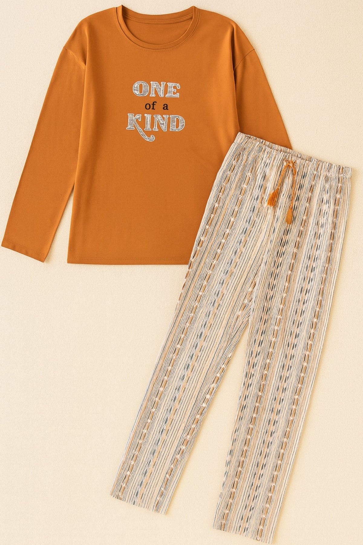 "One of a kind" بيجاما