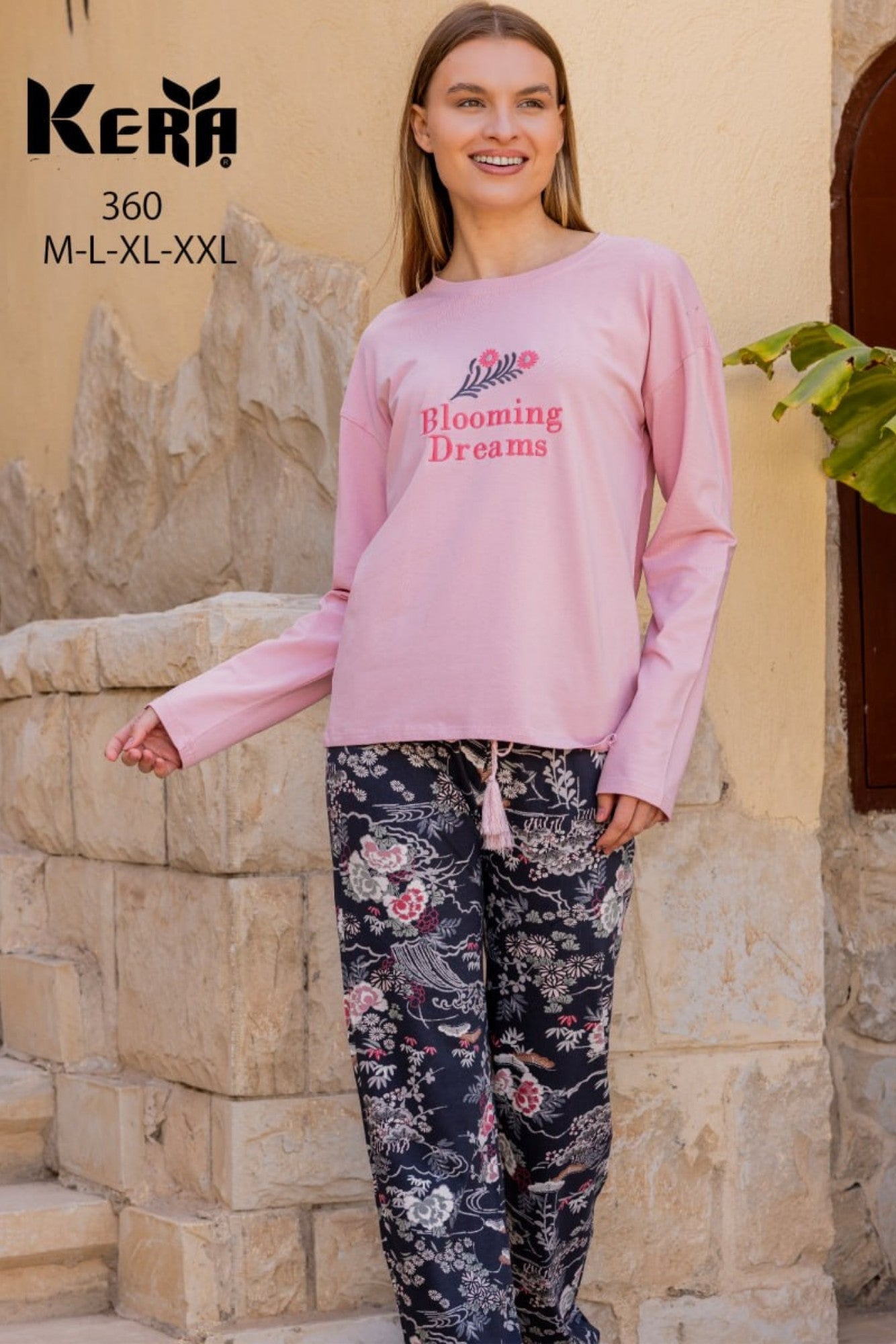 "Blooming Dreams"بيجاما