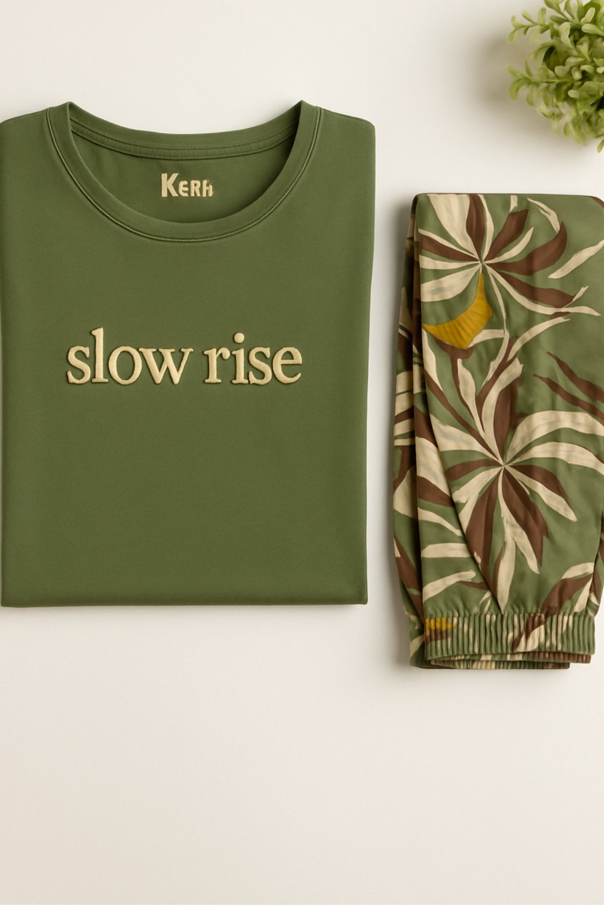 Slow Rise بيجاما نص كم