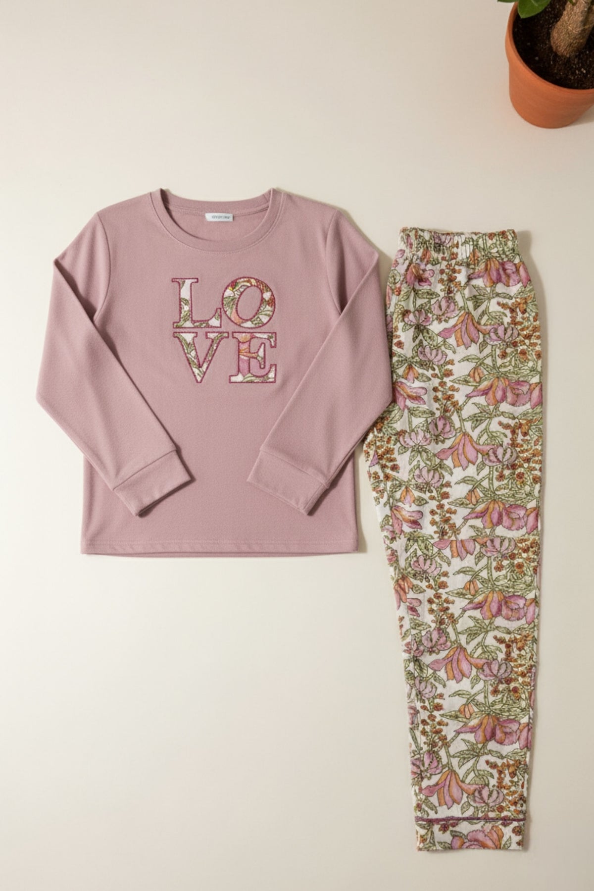 بيجاما شتوي "LOVE"